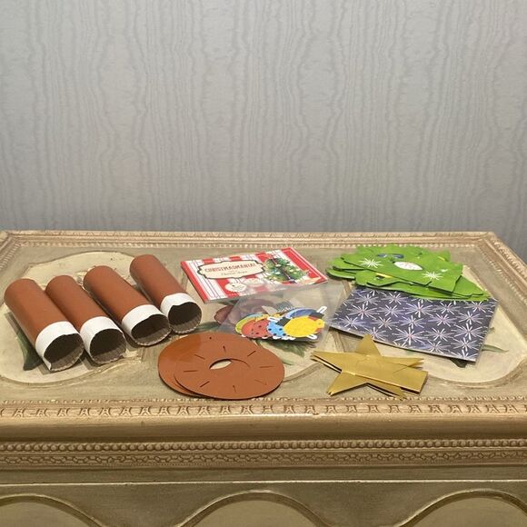 Kohl’s Christmas Tree in a Box 2 Foot Tree Decorations Book Oragami Paper - Picture 10 of 11